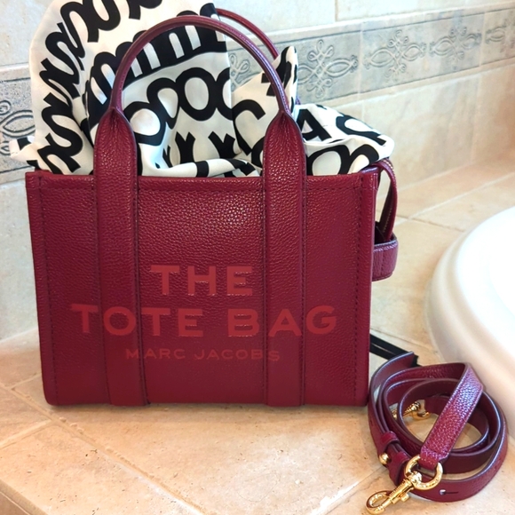 Marc Jacobs Handbags - ****TRADING THIS BAG****